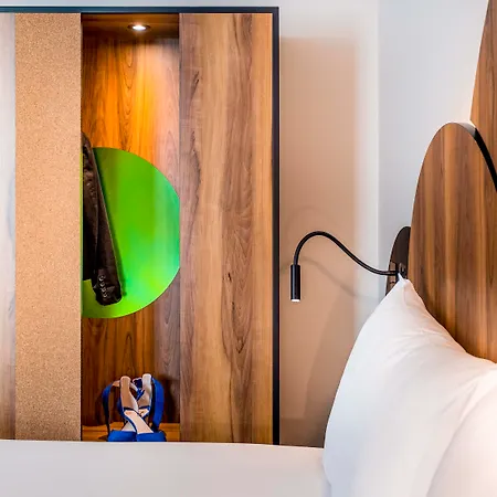 Ibis Styles Paris Meteor Avenue D'Italie Hotel Exterior photo