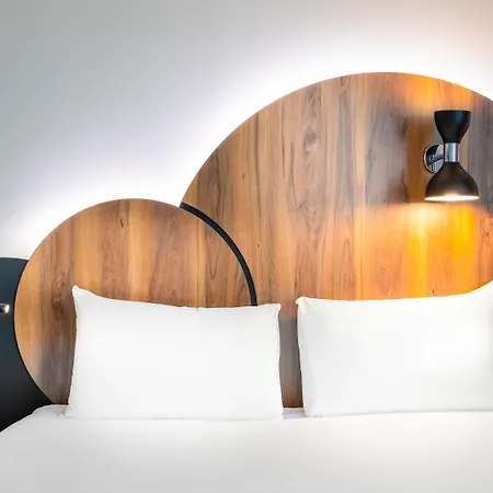 Ibis Styles Paris Meteor Avenue D'Italie Hotel Exterior photo